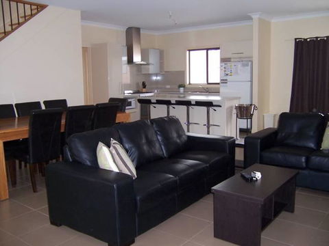 Relax On Par - Accommodation Gold Coast 8