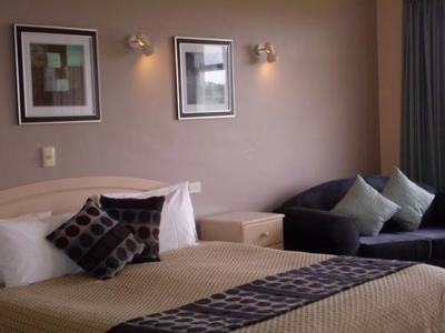 Lakeview Motel And Apartments - Gold Coast 4U 32