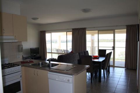 Lakeview Motel And Apartments - Gold Coast 4U 5