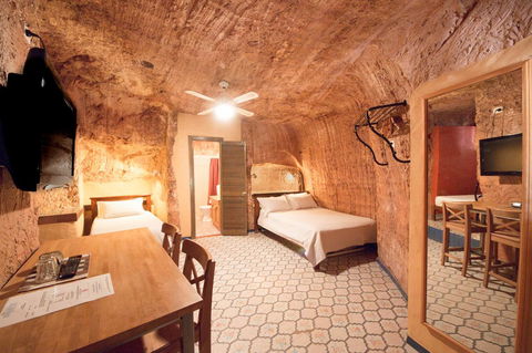 The Underground Motel - Accommodation Gold Coast 21