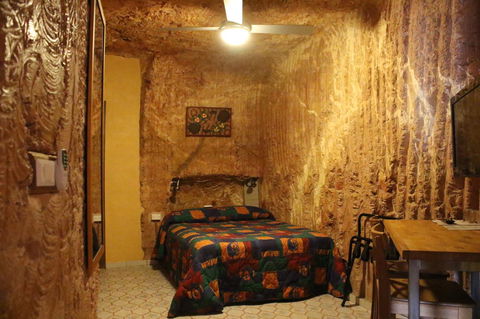 The Underground Motel - Accommodation Gold Coast 5
