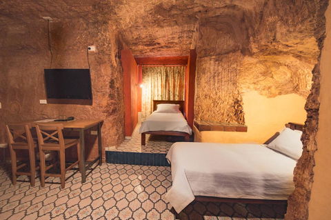 The Underground Motel - Accommodation Gold Coast 20
