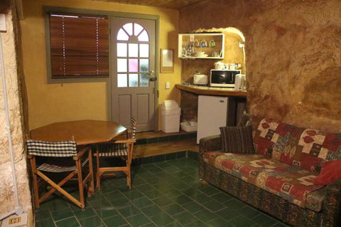 The Underground Motel - Accommodation Gold Coast 1