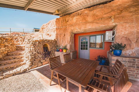 The Underground Motel - Accommodation Gold Coast 13