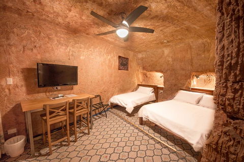 The Underground Motel - Accommodation Gold Coast 8