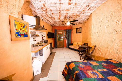 The Underground Motel - Accommodation Gold Coast 18