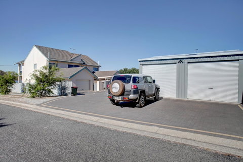 Bay Bliss - Accommodation Gold Coast 6