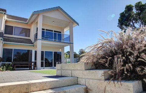 Bay Bliss - Accommodation Gold Coast 0