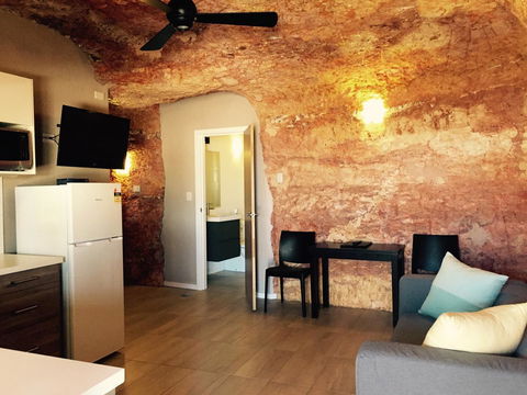 The Lookout Cave Underground Motel - Accommodation Gold Coast 17