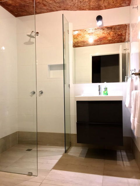 The Lookout Cave Underground Motel - Accommodation Gold Coast 11