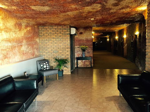The Lookout Cave Underground Motel - Accommodation Gold Coast 18