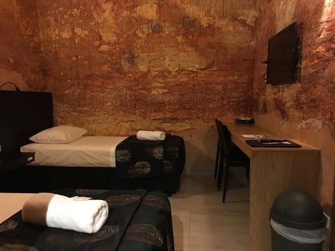 The Lookout Cave Underground Motel - Accommodation Gold Coast 12