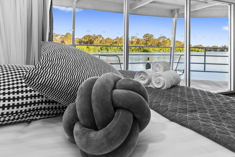 Murray River Queen - Gold Coast 4U 8