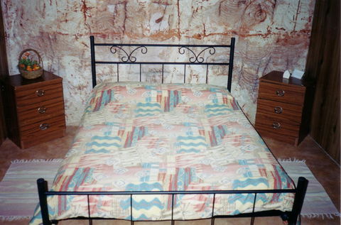 Radeka Downunder Underground Motel - Accommodation Gold Coast 3