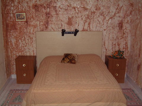 Radeka Downunder Underground Motel - Accommodation Gold Coast 9