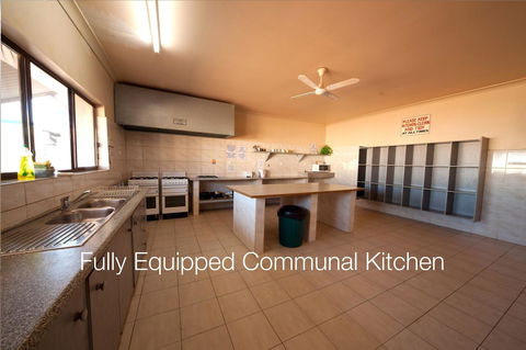 Radeka Downunder Underground Motel - Accommodation Gold Coast 12