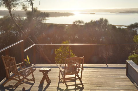 Of Stone & Wood Guesthouse - Gold Coast 4U 21