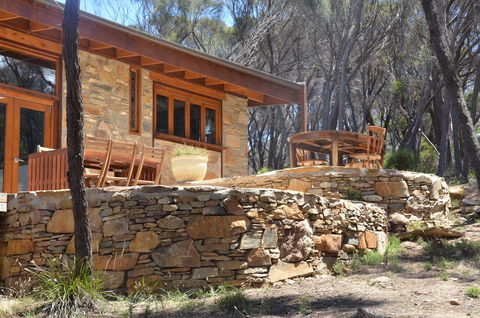 Of Stone & Wood Guesthouse - Gold Coast 4U 22