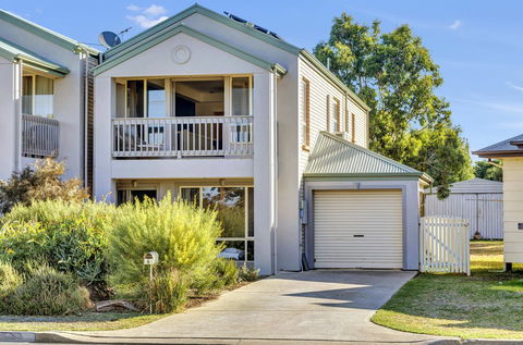 The Lighthouse - Port Willunga - C21 SouthCoast Holidays - Accommodation Gold Coast 0