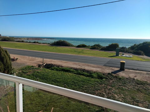 Seafront Shack - Accommodation Gold Coast 1