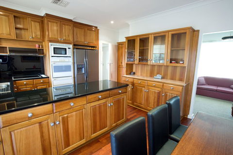 The Commodore - Gold Coast 4U 21