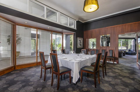 The Commodore - Gold Coast 4U 4