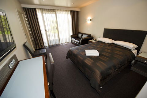 The Commodore - Gold Coast 4U 5