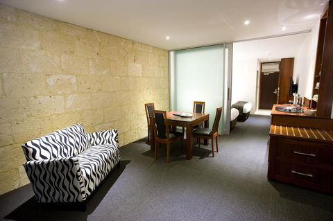 The Commodore - Gold Coast 4U 12