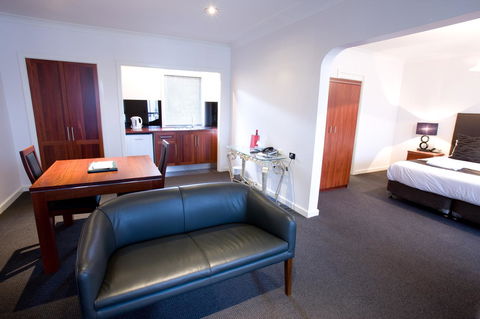 The Commodore - Gold Coast 4U 32