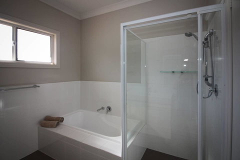 Waterfront On Osprey - Accommodation Gold Coast 21