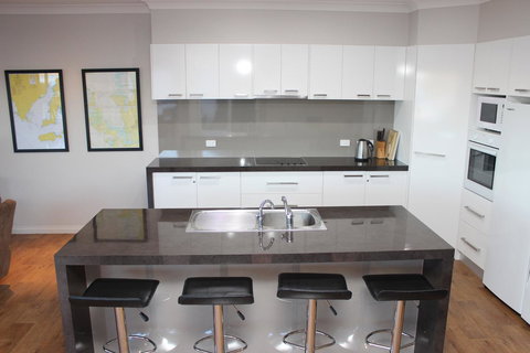 Waterfront On Osprey - Accommodation Gold Coast 6