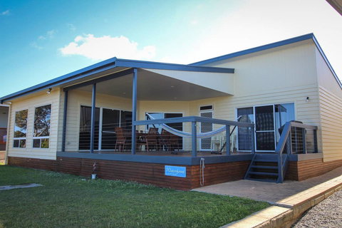 Waterfront On Osprey - Accommodation Gold Coast 18