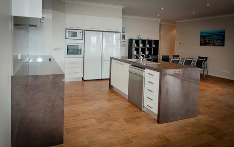 Waterfront On Osprey - Accommodation Gold Coast 8