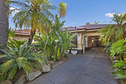 The Palms - Gold Coast 4U 7