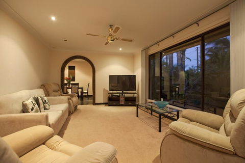 The Palms - Gold Coast 4U 18