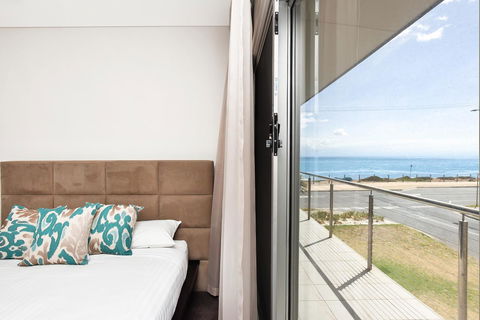 Esplanade Escape - Accommodation Gold Coast 12
