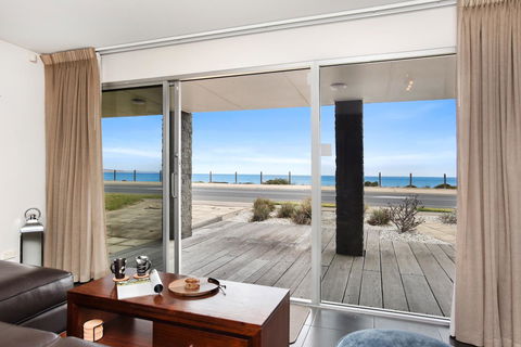 Esplanade Escape - Accommodation Gold Coast 29