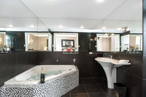 Esplanade Escape - Accommodation Gold Coast 34