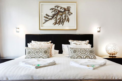 Esplanade Escape - Accommodation Gold Coast 2