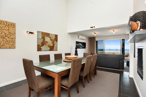 Esplanade Escape - Accommodation Gold Coast 20