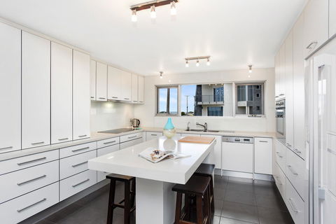Esplanade Escape - Accommodation Gold Coast 36