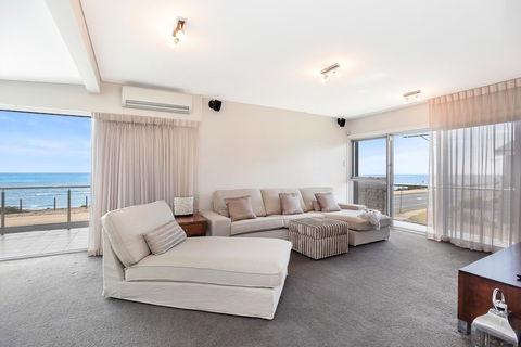 Esplanade Escape - Accommodation Gold Coast 17