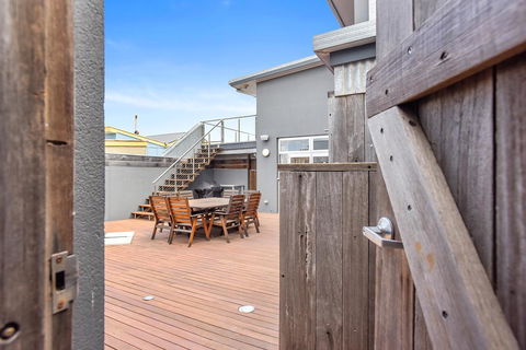 Esplanade Escape - Accommodation Gold Coast 9