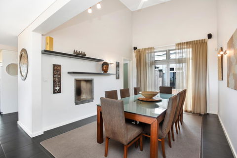 Esplanade Escape - Accommodation Gold Coast 21