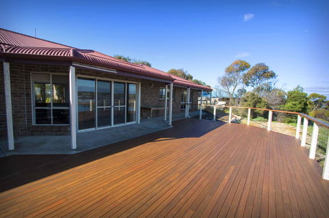 Limestone Ridge - Accommodation Gold Coast 0