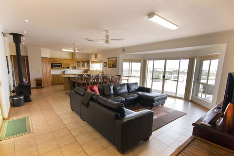 Limestone Ridge - Accommodation Gold Coast 4