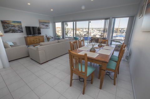 Marina Reflections - Accommodation Gold Coast 2