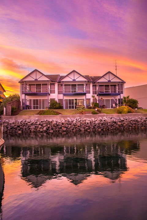 Marina Reflections - Accommodation Gold Coast 10