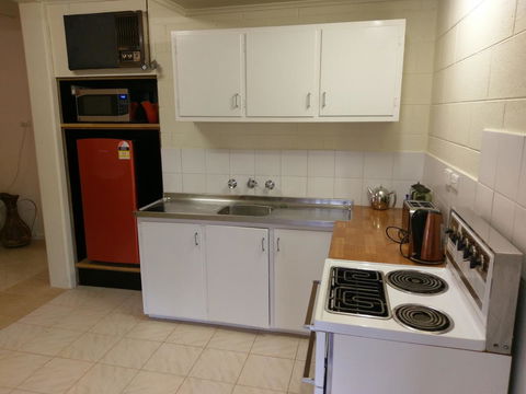 Desert Gum Retreat Gough St - Accommodation Gold Coast 18