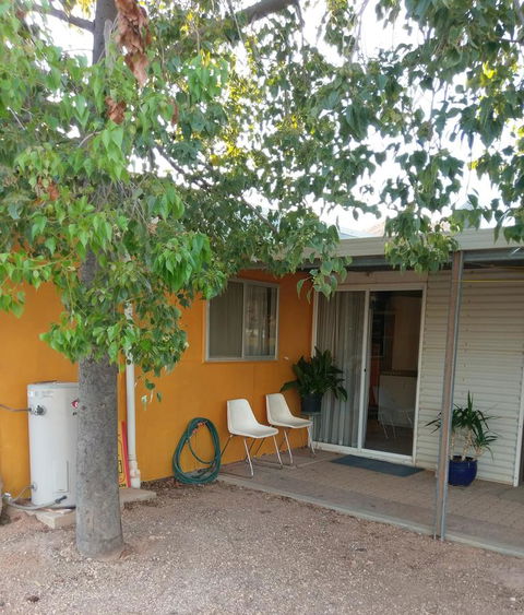 Desert Gum Retreat Gough St - Accommodation Gold Coast 24